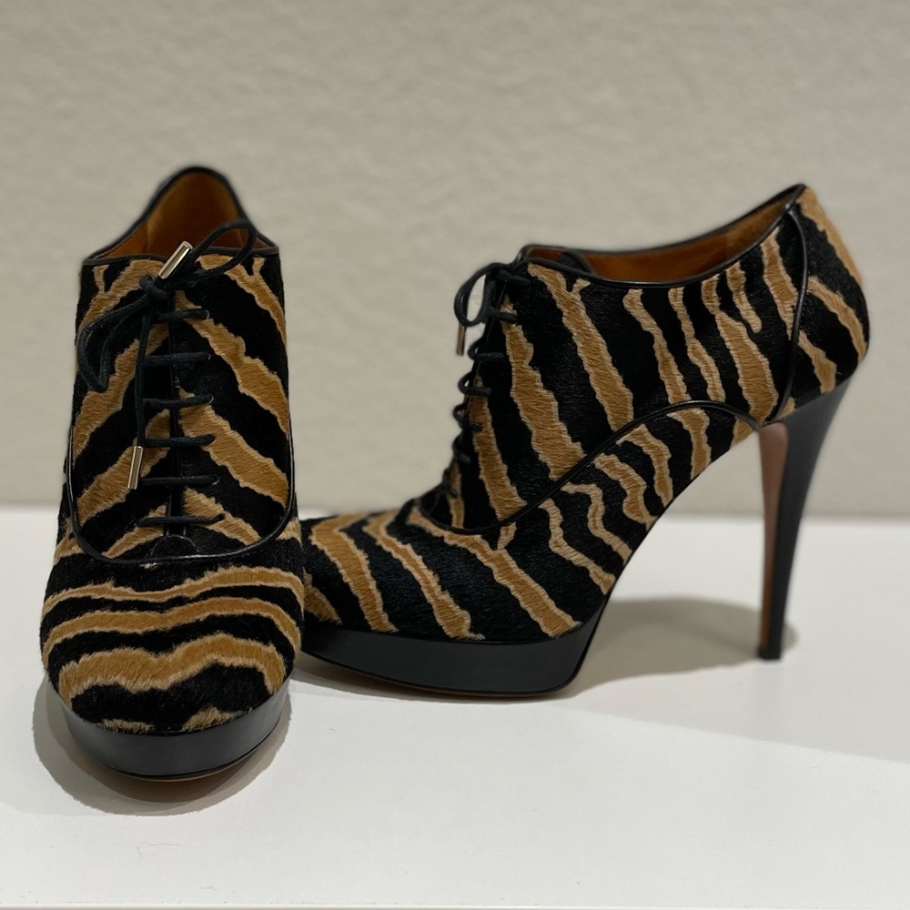 Gucci Betty Zebra Pony Hair Lace-up Booties - Picture 4 of 11